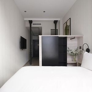 Estudio Mediano con Cama King
